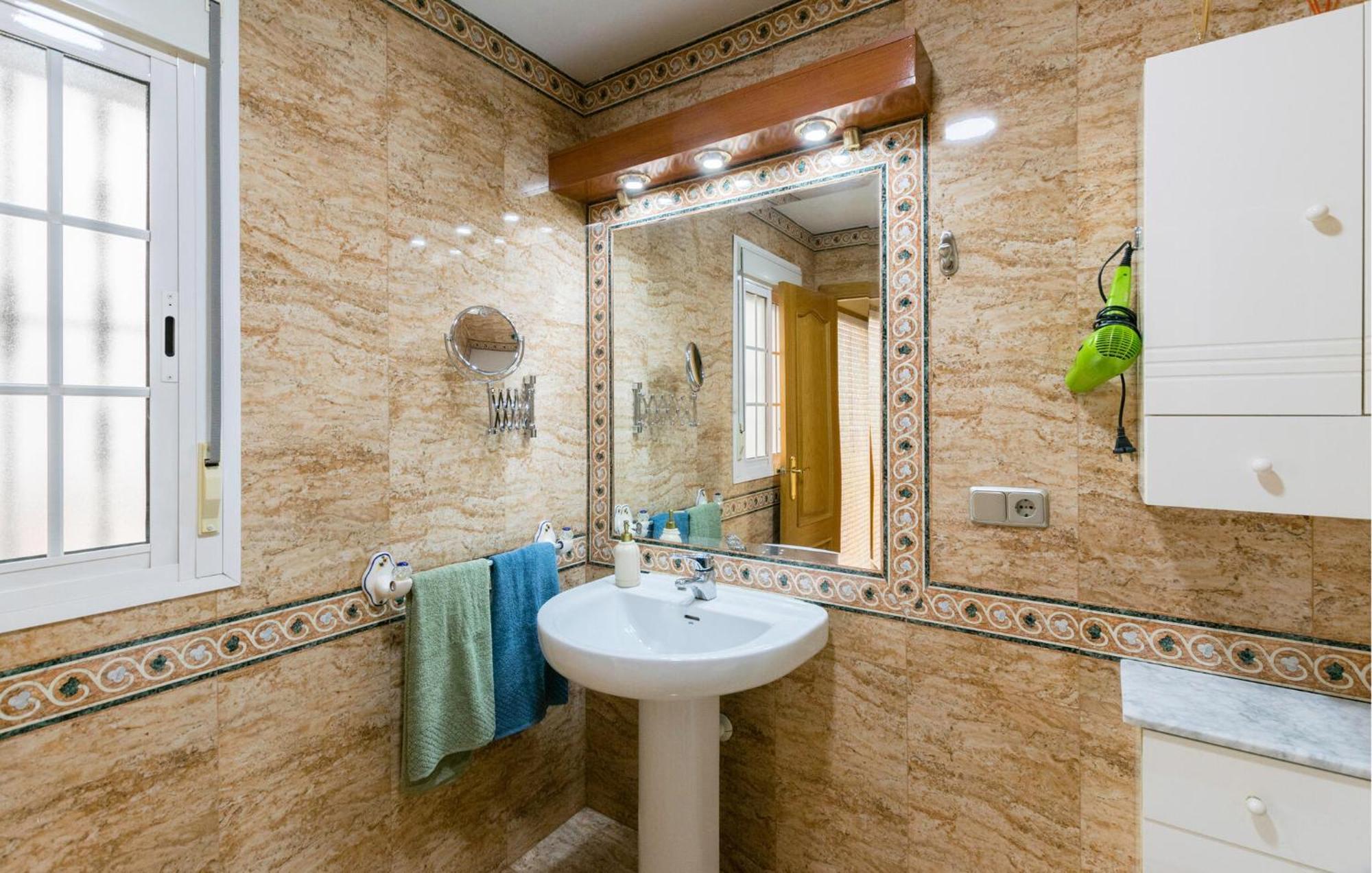 Cozy Apartment In Sevilla With Kitchen エクステリア 写真