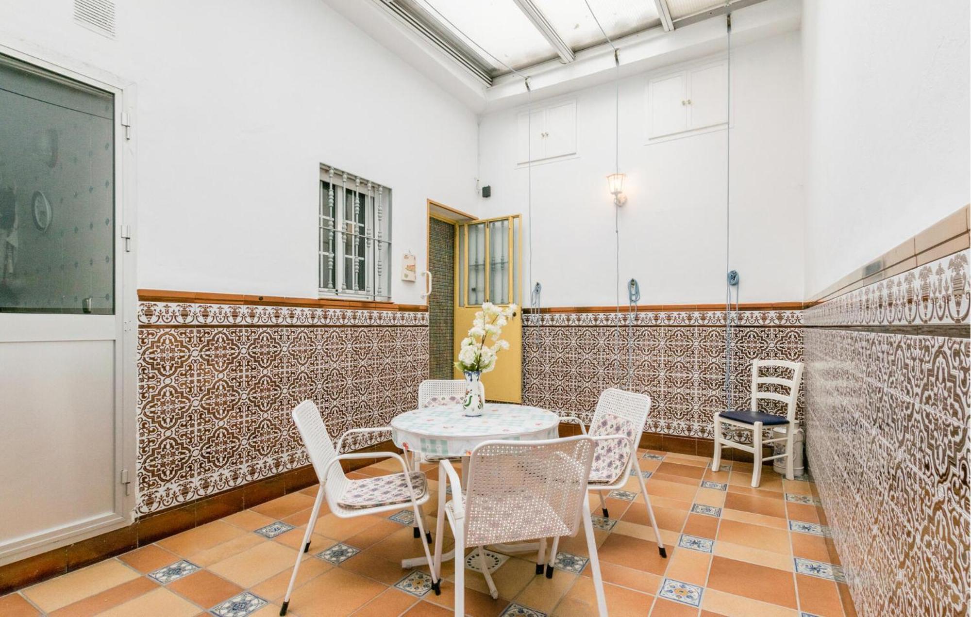 Cozy Apartment In Sevilla With Kitchen エクステリア 写真